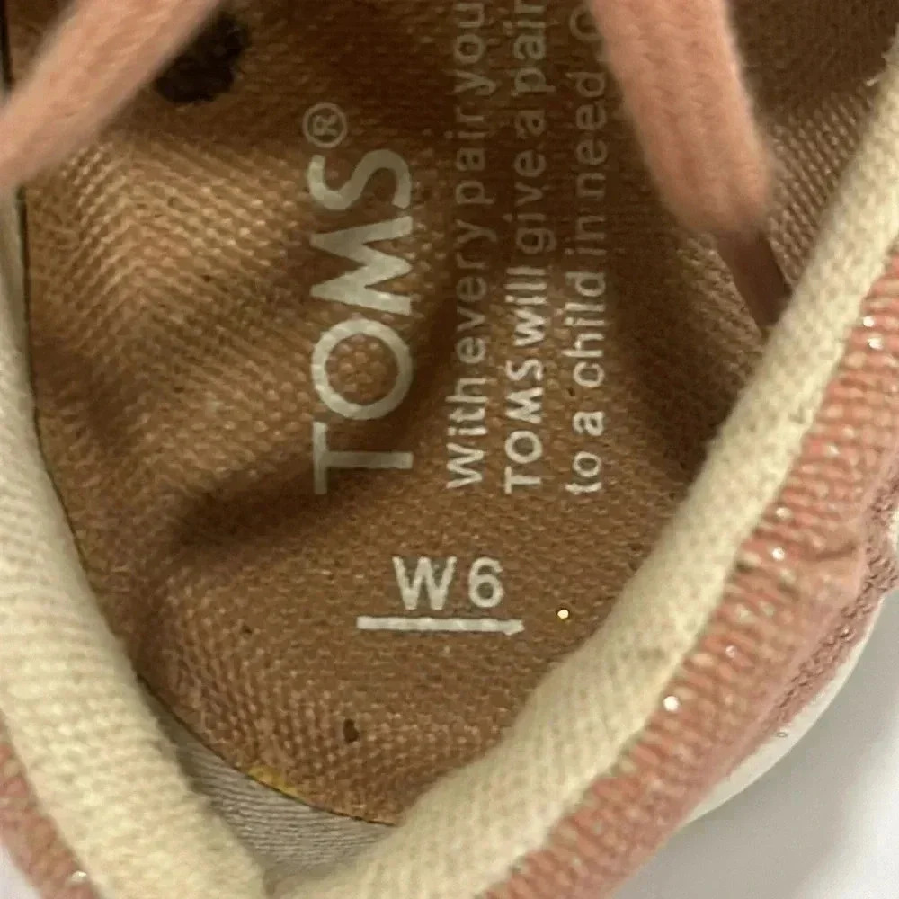 Toms - Picture 5 of 7